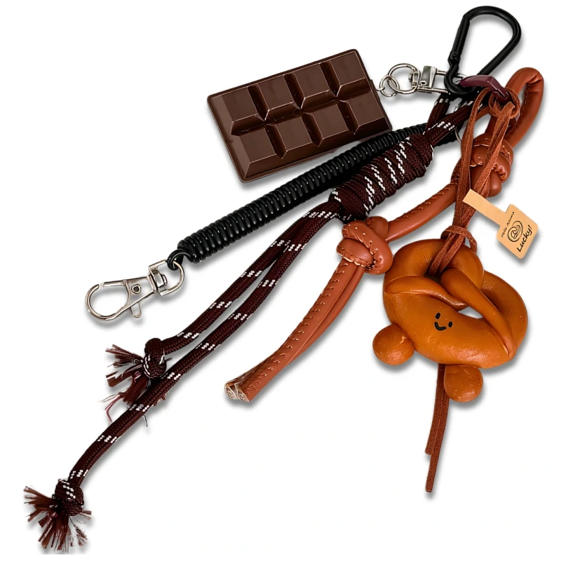 Brelok do kluczy torebki plecaka breloczek zawieszka tabliczka czekolady precel 1.webp